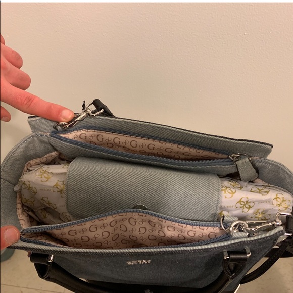 Guess handbag NWT - Picture 2 of 3